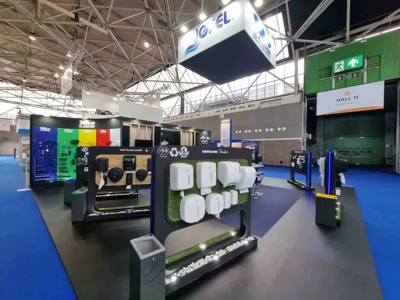 Stand Jofel Industrial en Interclean 2022 con equipos de higiene profesional sostenibles